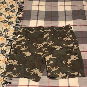 Men’s St John’s bay comfort stretch shorts